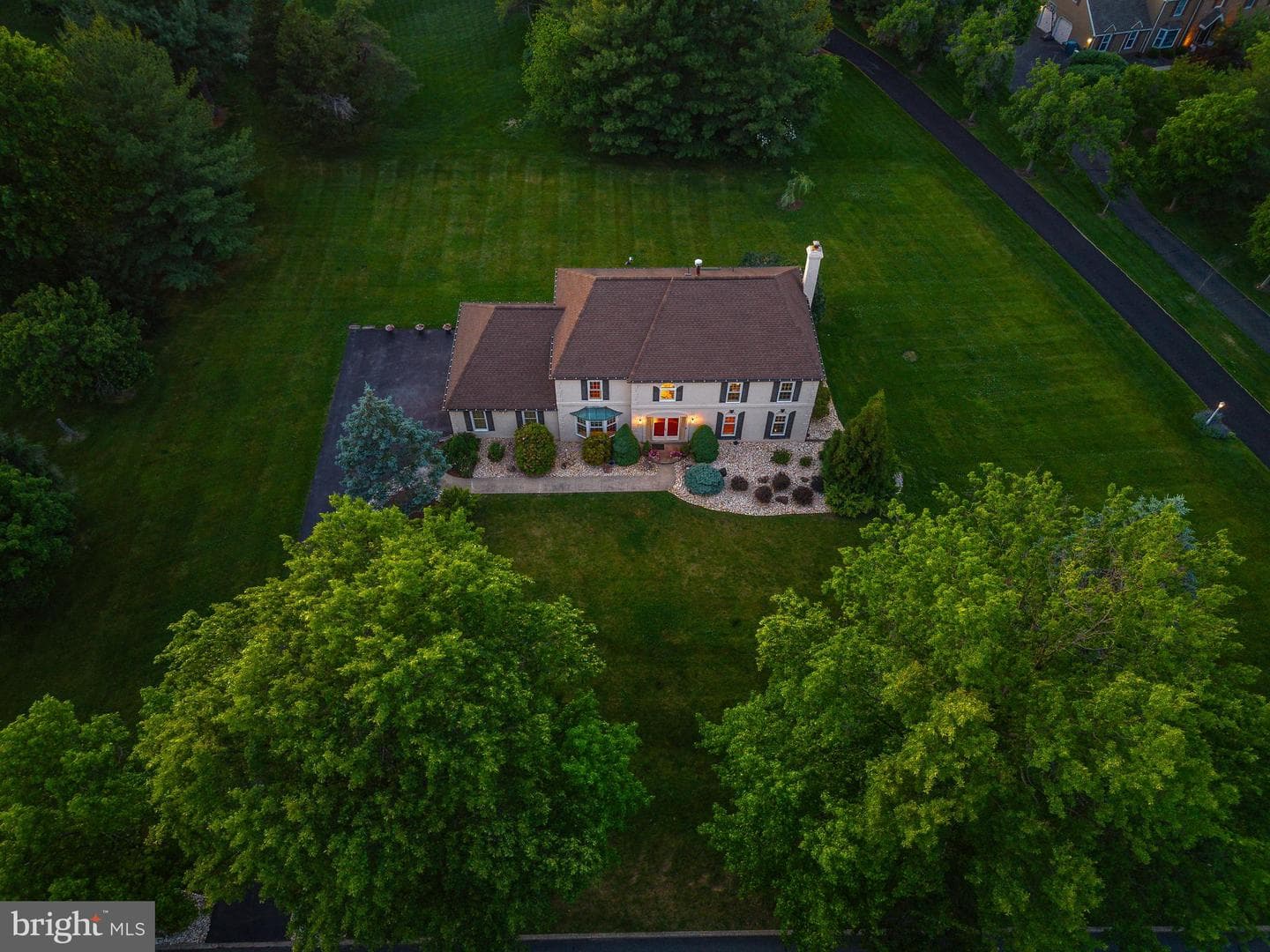 1321 Tanglewood Drive photo 2