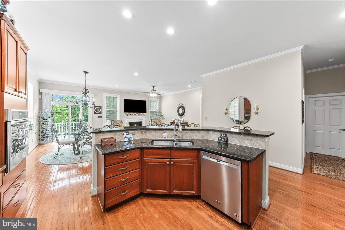 214 Hanover Road photo 10