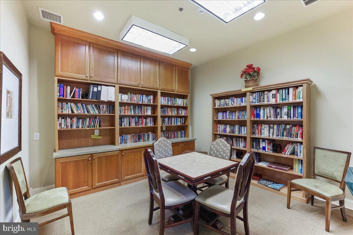 214 Hanover Road photo 34