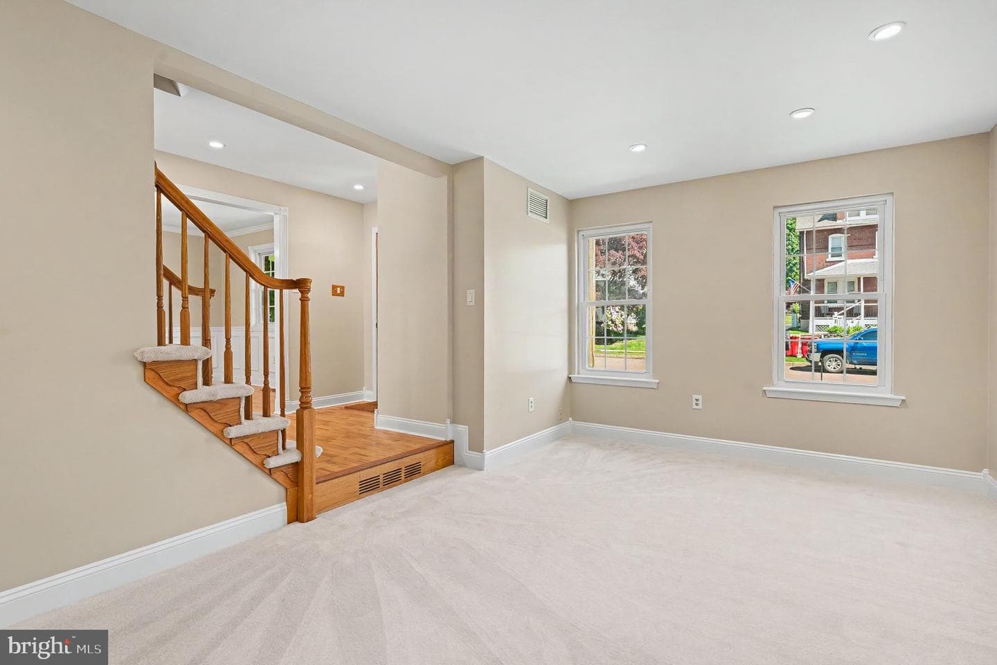 324 W Montgomery Ave photo 7