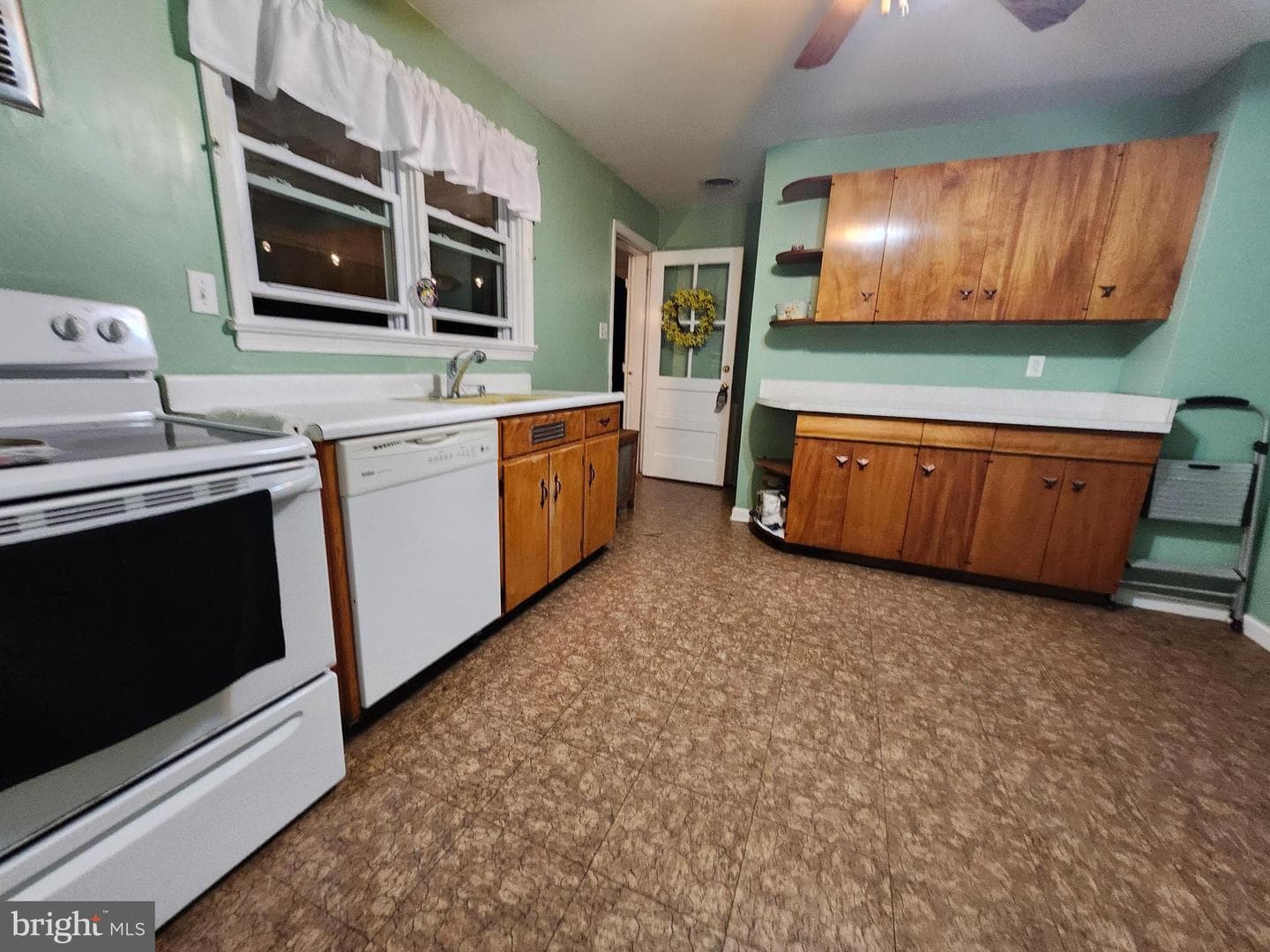429 S Park Avenue photo 16