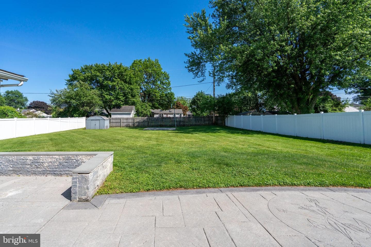 23 Maple Avenue photo 10