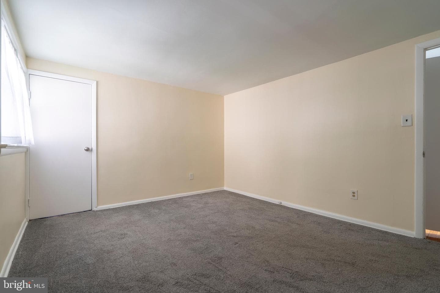 23 Maple Avenue photo 26