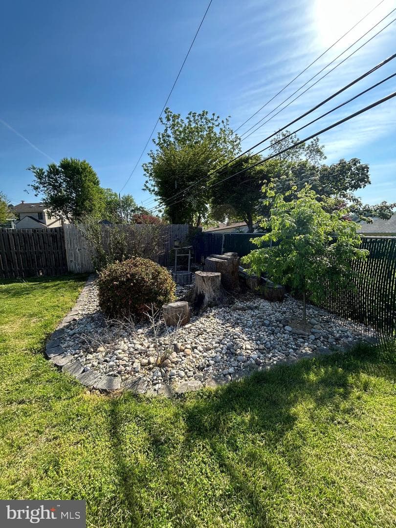 681 Pembroke Road photo 45