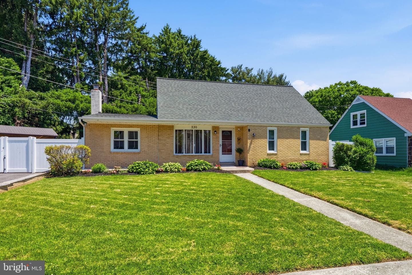 230 Oxford Circle