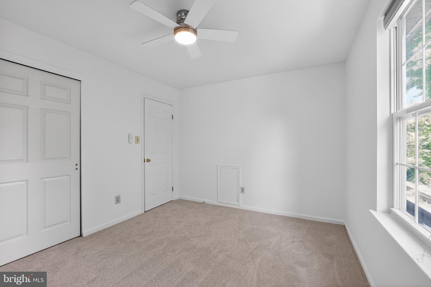 1150 Oxford Circle photo 17