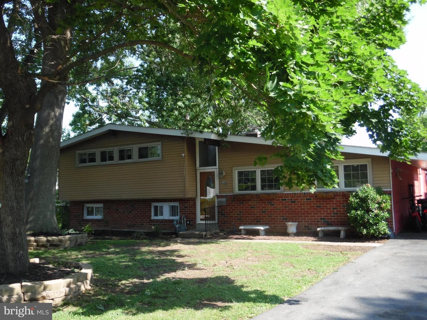 514 Dartmouth Drive photo 1