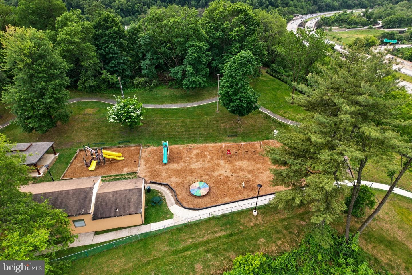 133 Moir Avenue photo 48