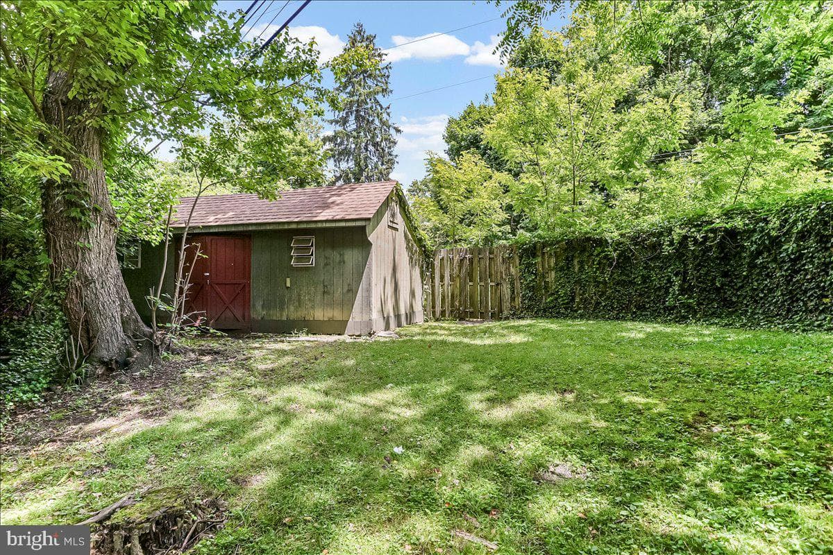 4 E Lodges Lane photo 21