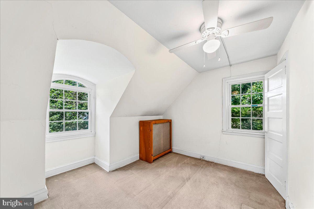 4 E Lodges Lane photo 33