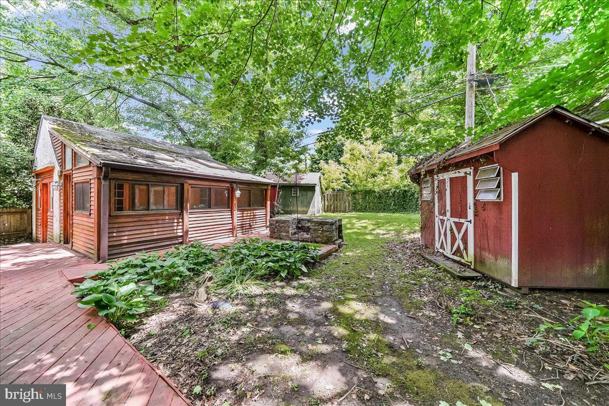 4 E Lodges Lane photo 43