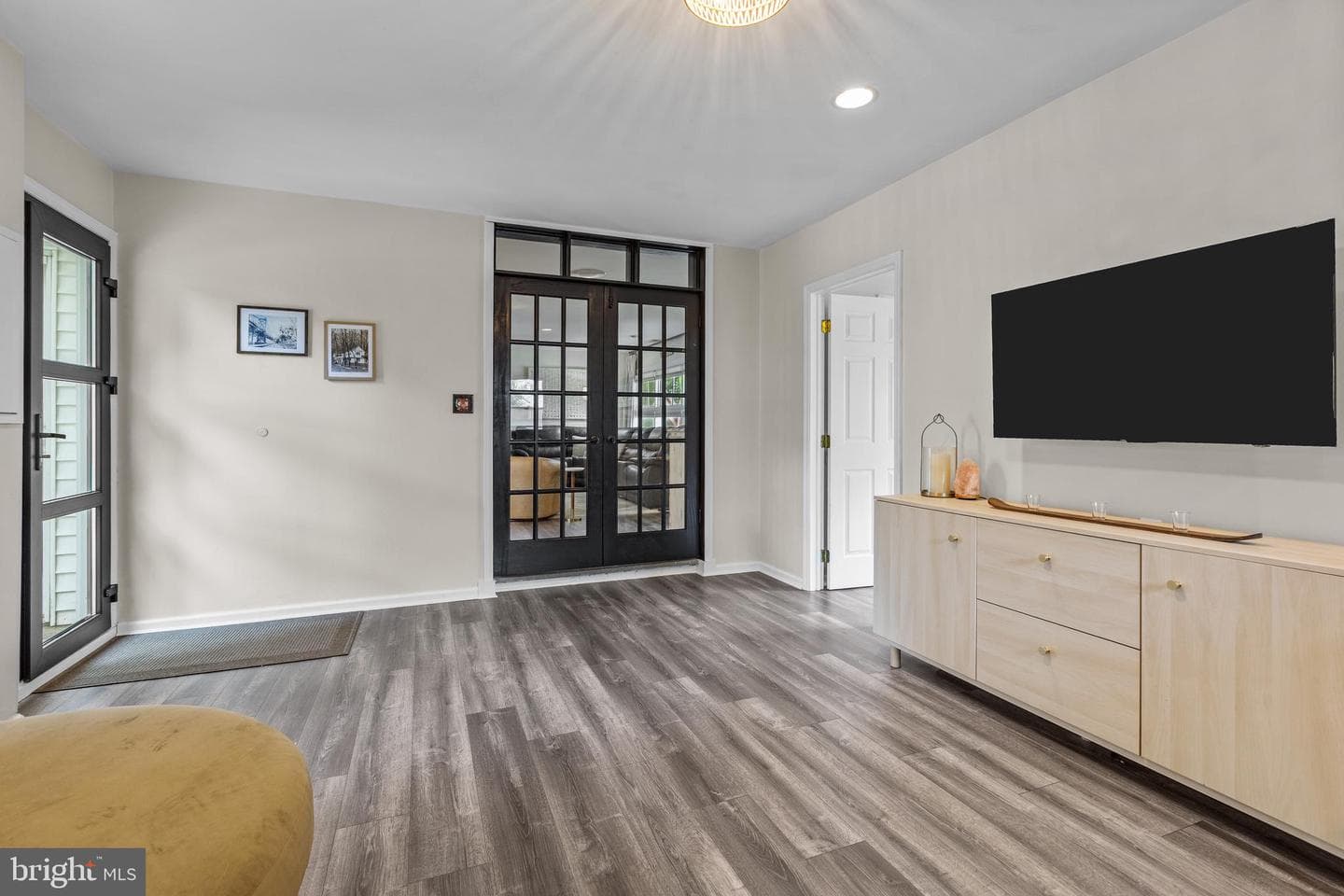 1108 Cromwell Road photo 28