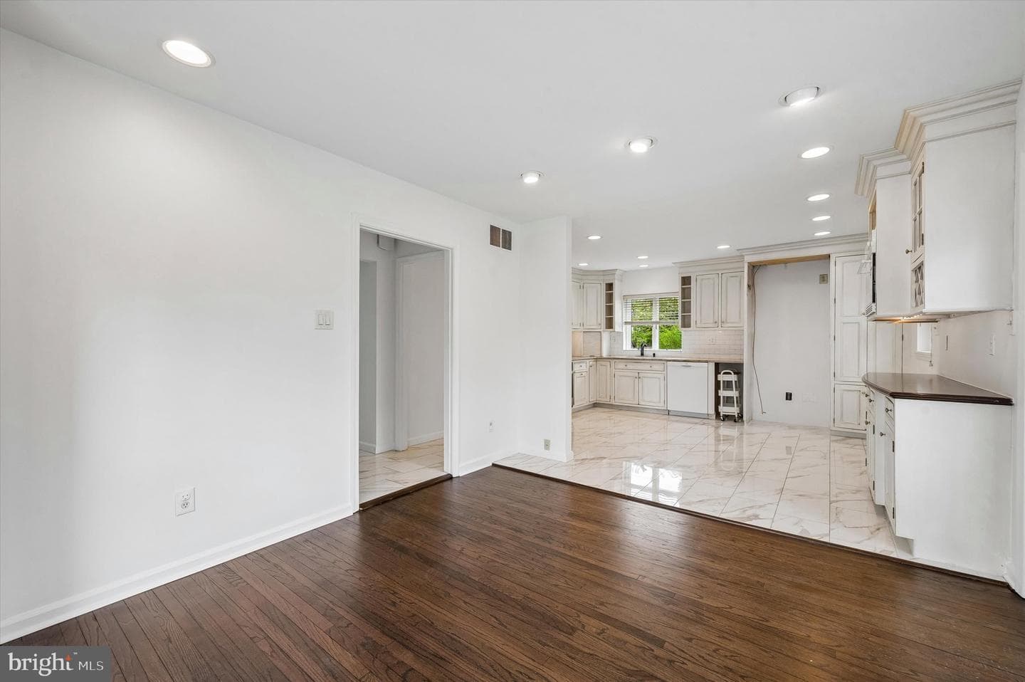 3 Hansen Court photo 28