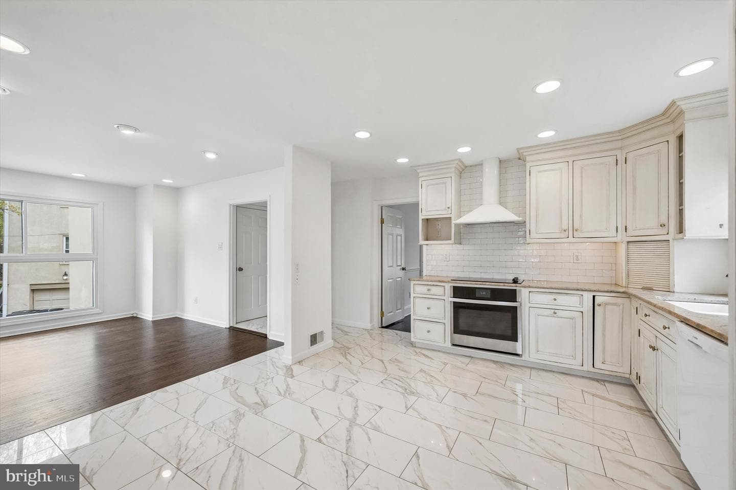 3 Hansen Court photo 8
