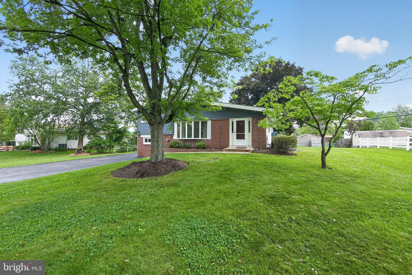 1649 Muhlenburg Drive photo 3