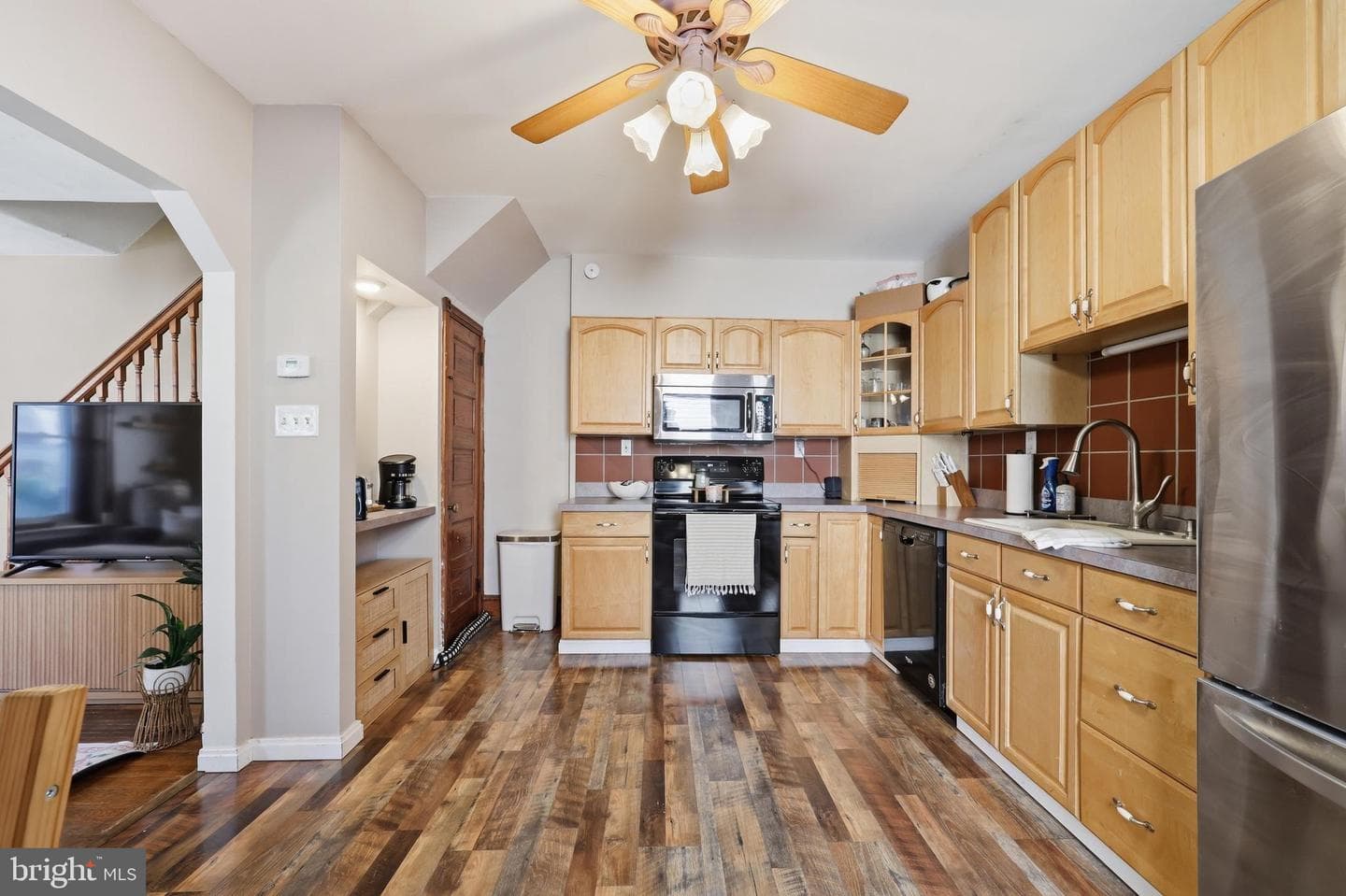40 Adams Avenue photo 10