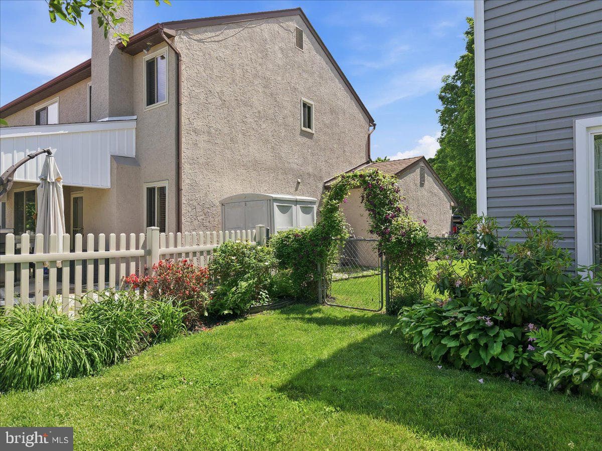 12 Pebble Drive photo 53