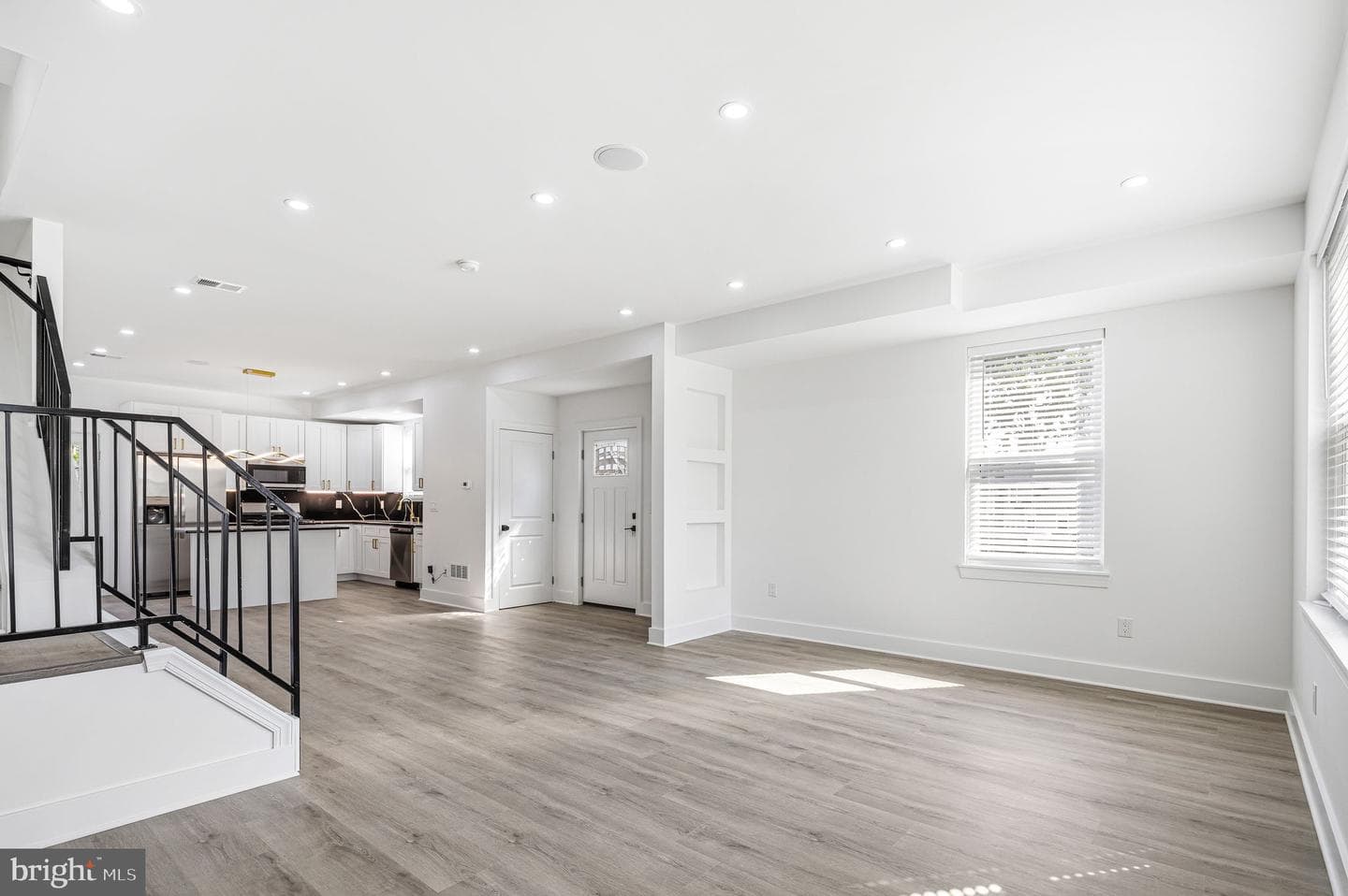 2370 Randolph Street photo 17