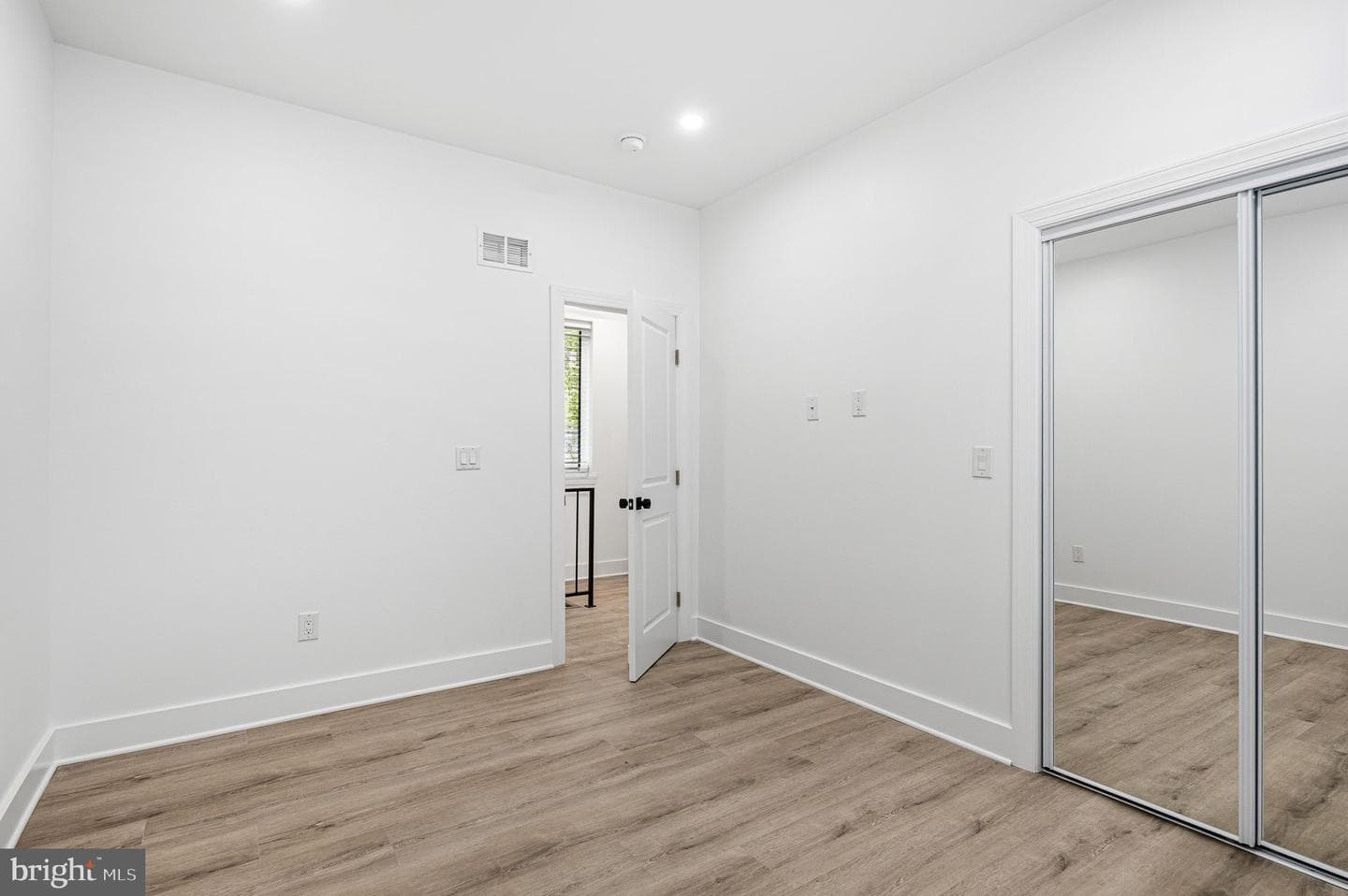 2370 Randolph Street photo 24