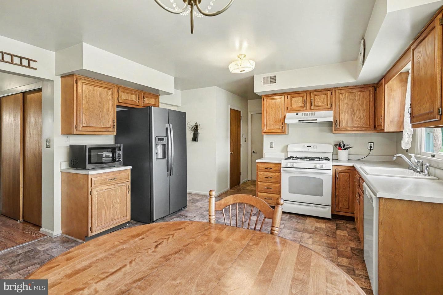 25 William Penn Dr photo 17