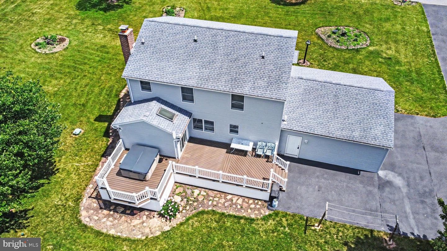 25 William Penn Dr photo 39
