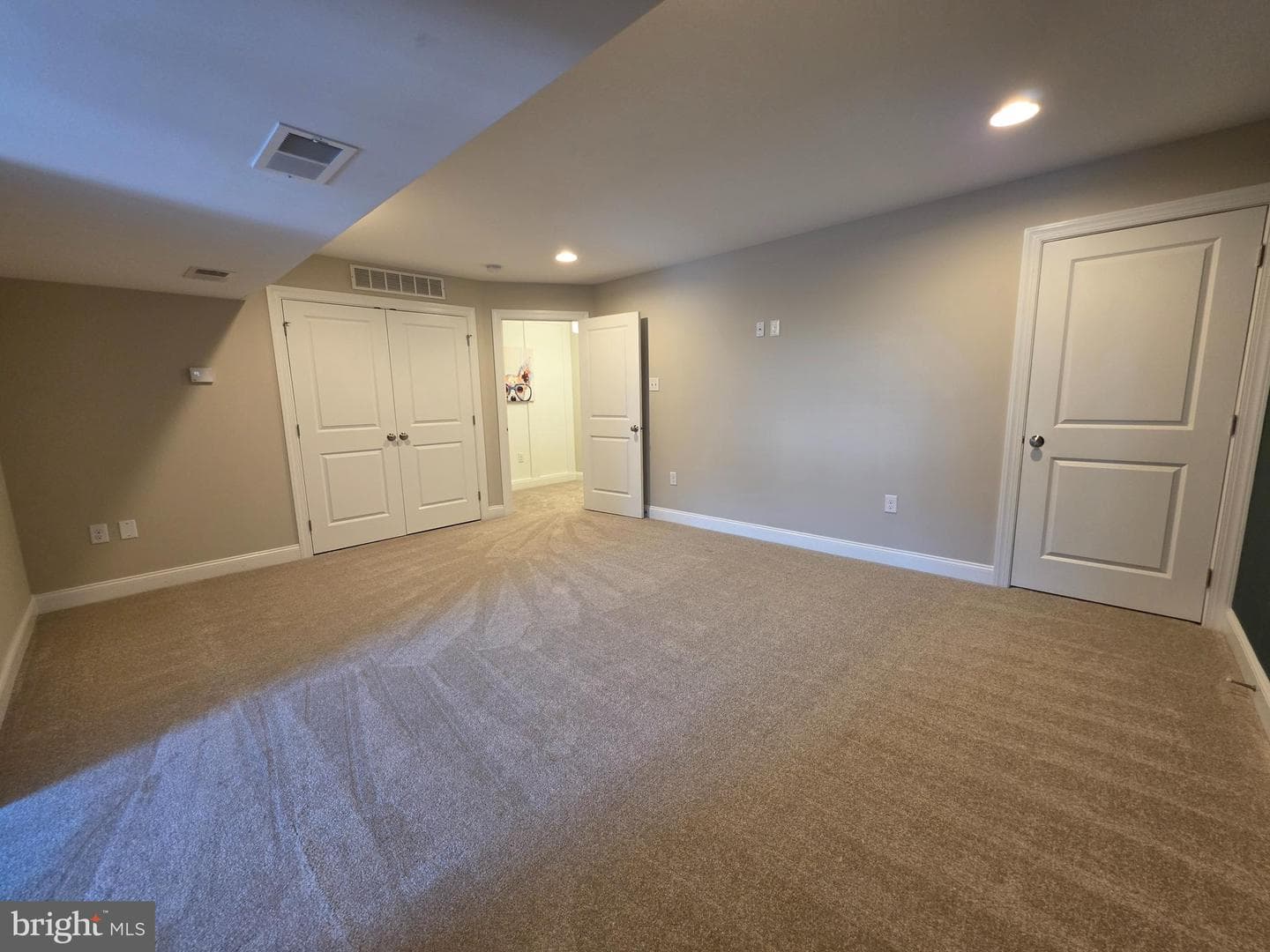 32 N Cannon Avenue photo 18