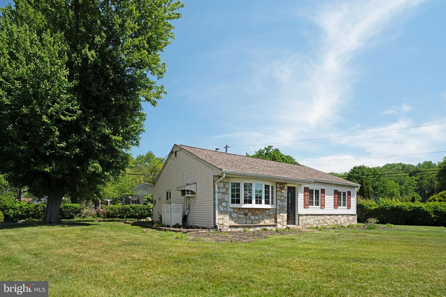 431 Marion Avenue photo 5