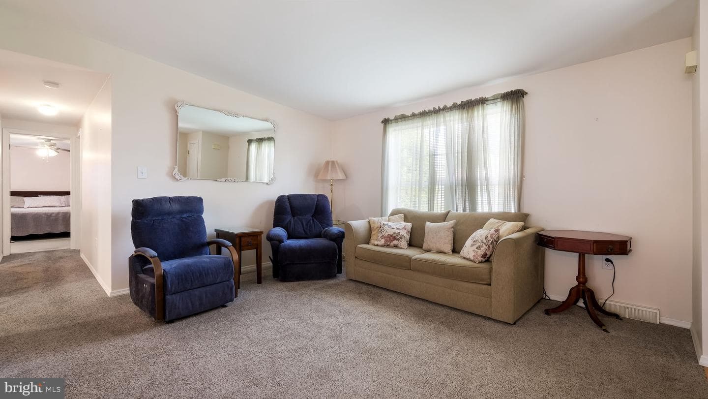 2025 Longwood Place #2025 photo 7