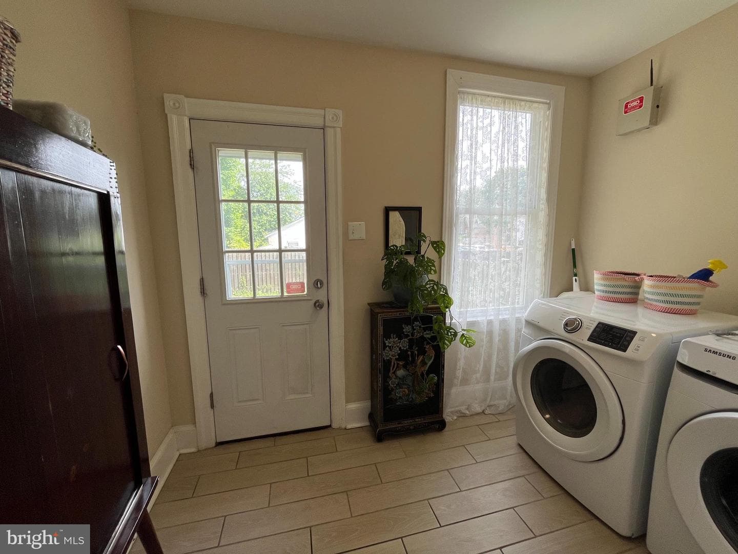 213 Ardmore Avenue photo 11