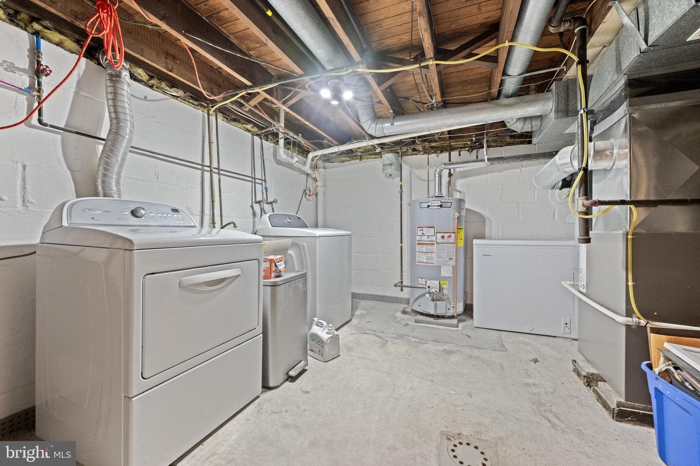 961 S Hills Boulevard photo 33