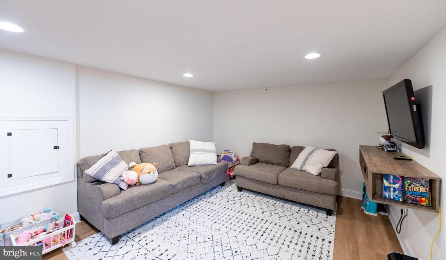 1113 E Prospect Avenue photo 40