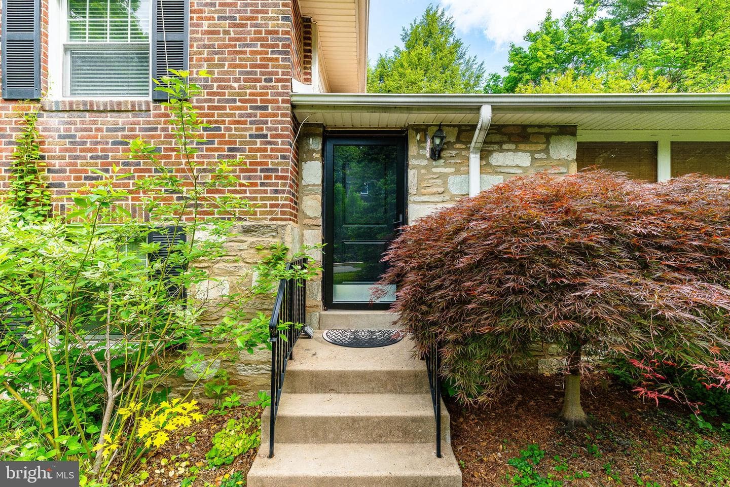 1128 Coventry Road photo 4