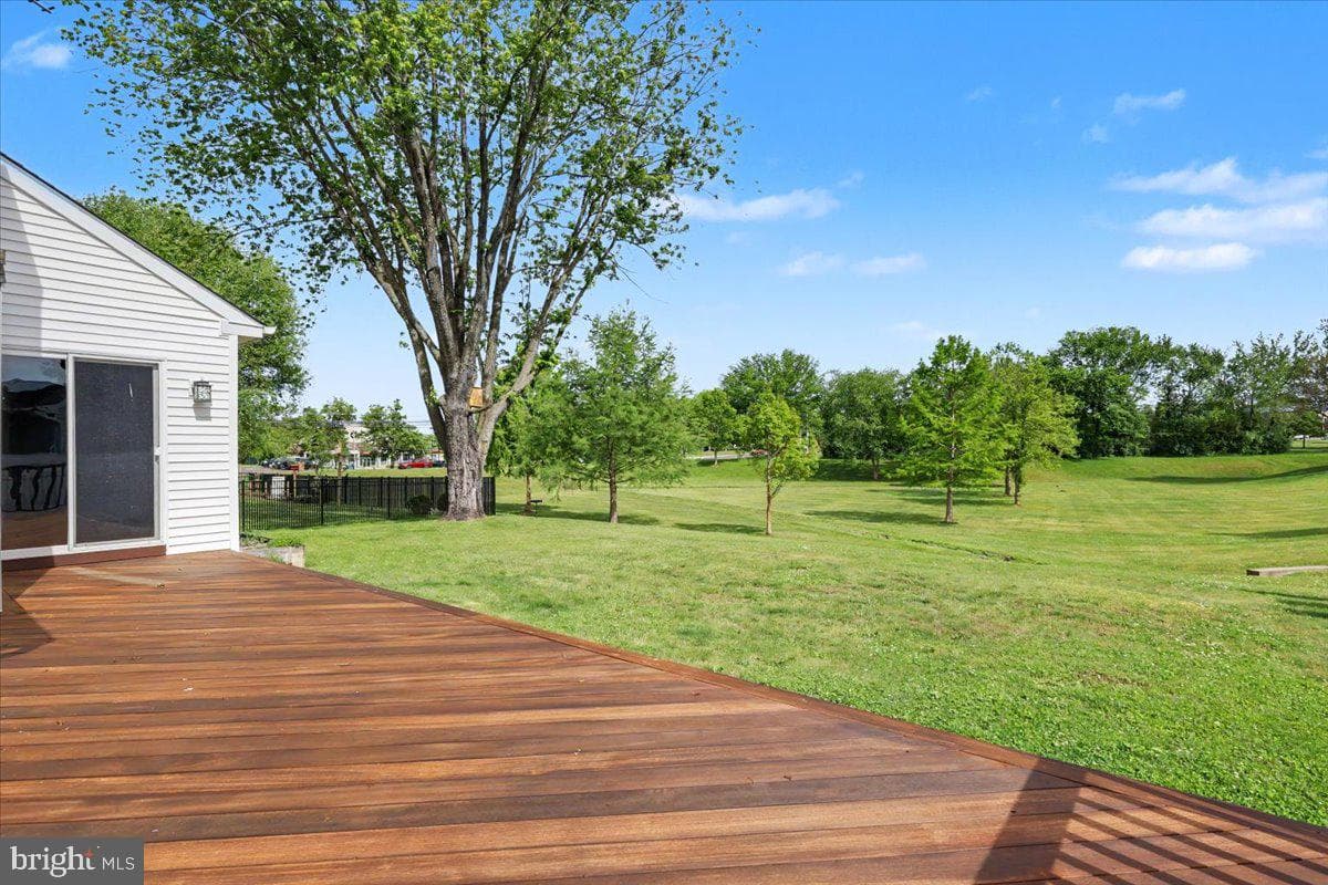 105 Abbey Dr photo 27