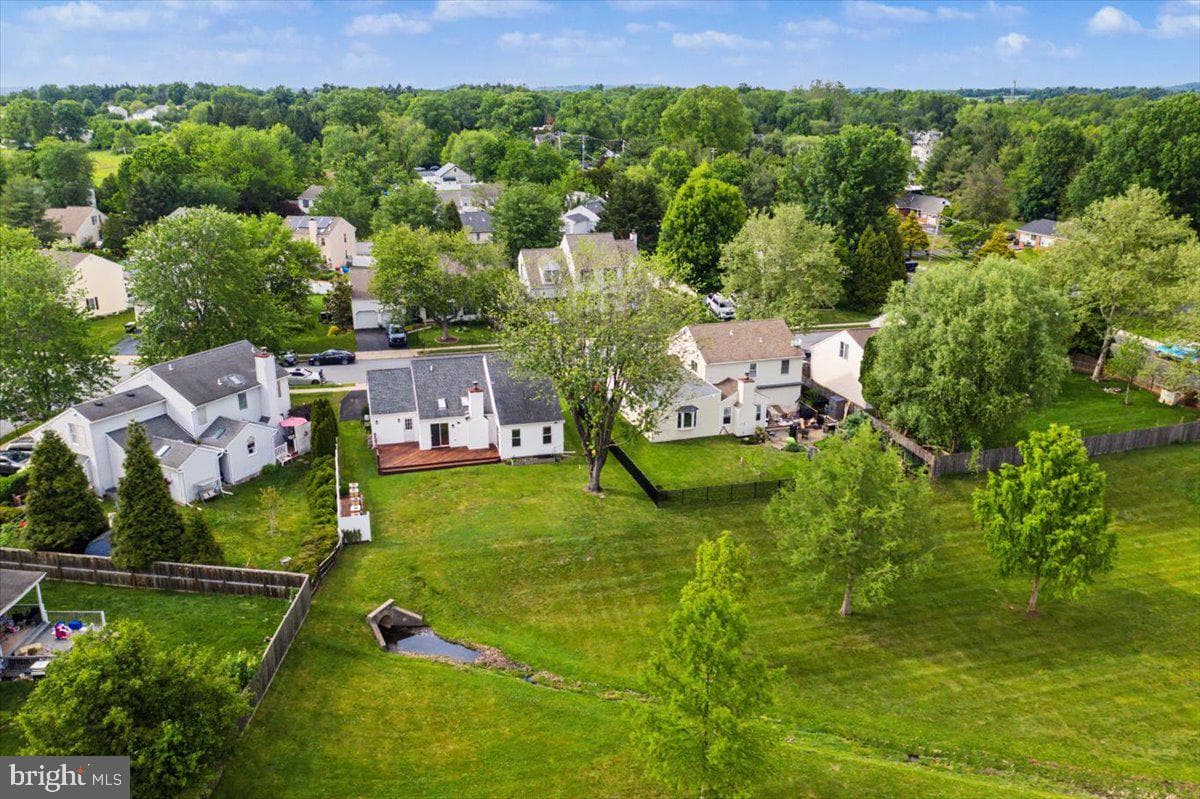 105 Abbey Dr photo 33