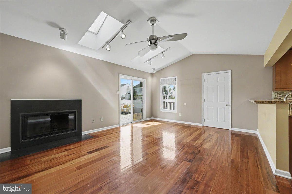 105 Abbey Dr photo 6