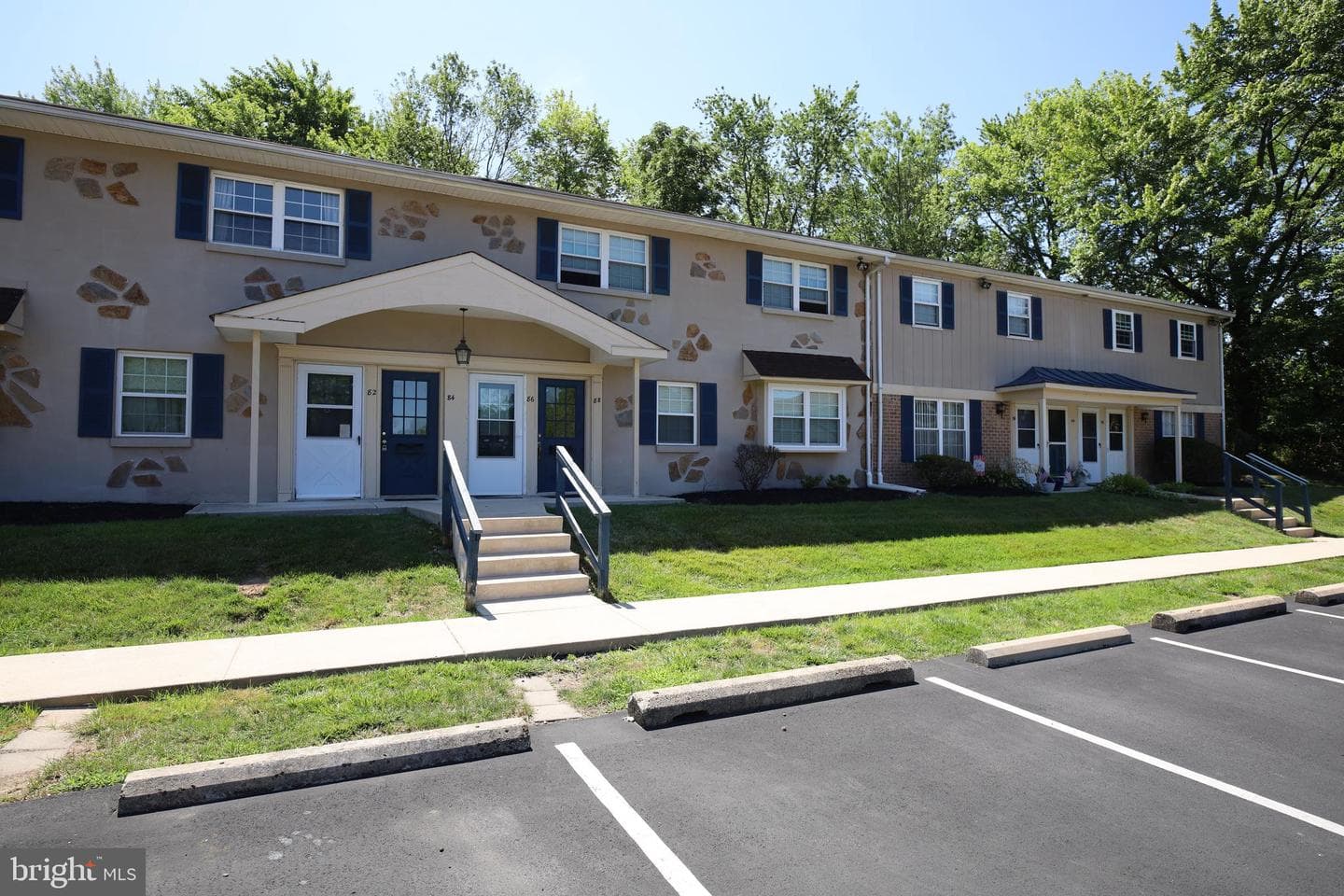 84 Wexford Drive photo 1