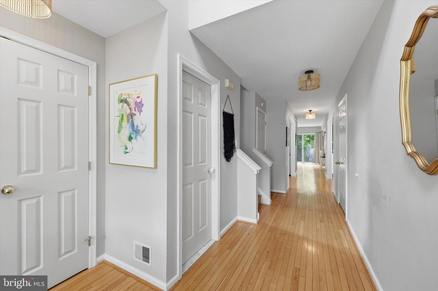320 Maple Avenue photo 2