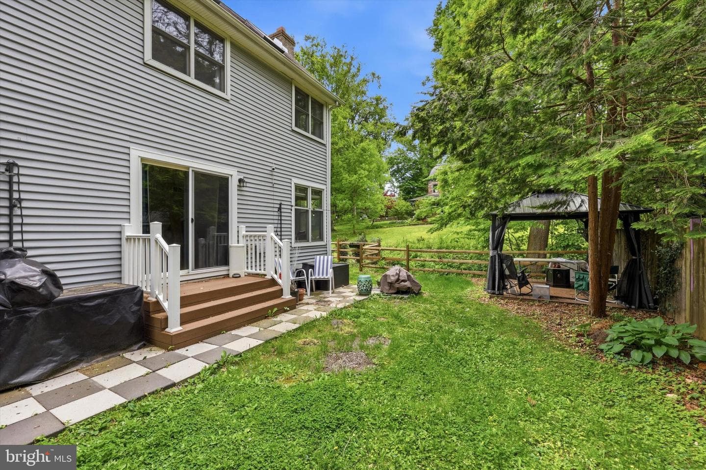 320 Maple Avenue photo 27