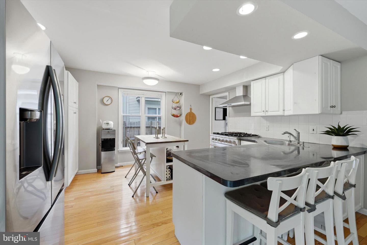 320 Maple Avenue photo 6