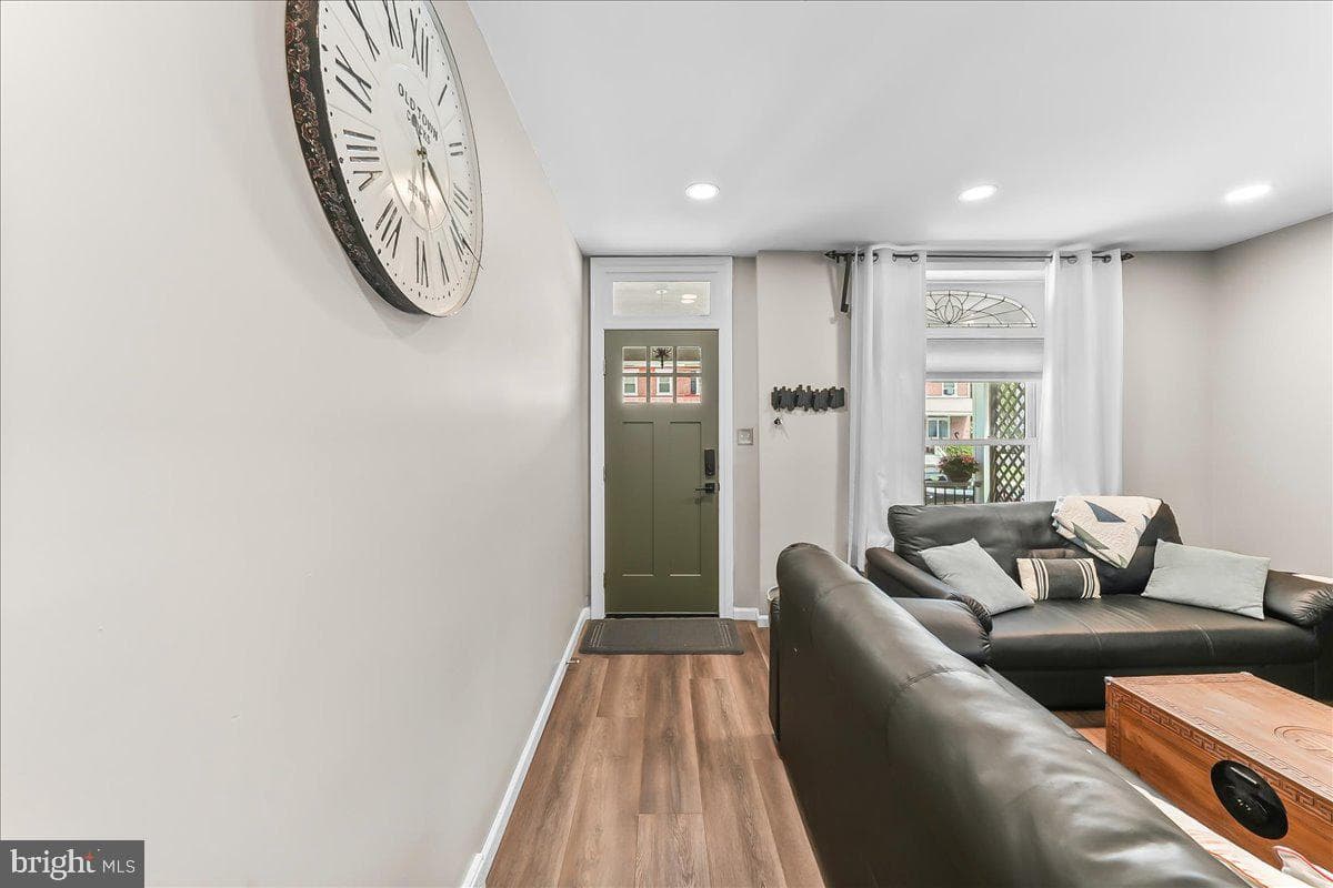 136 Walnut Street photo 5