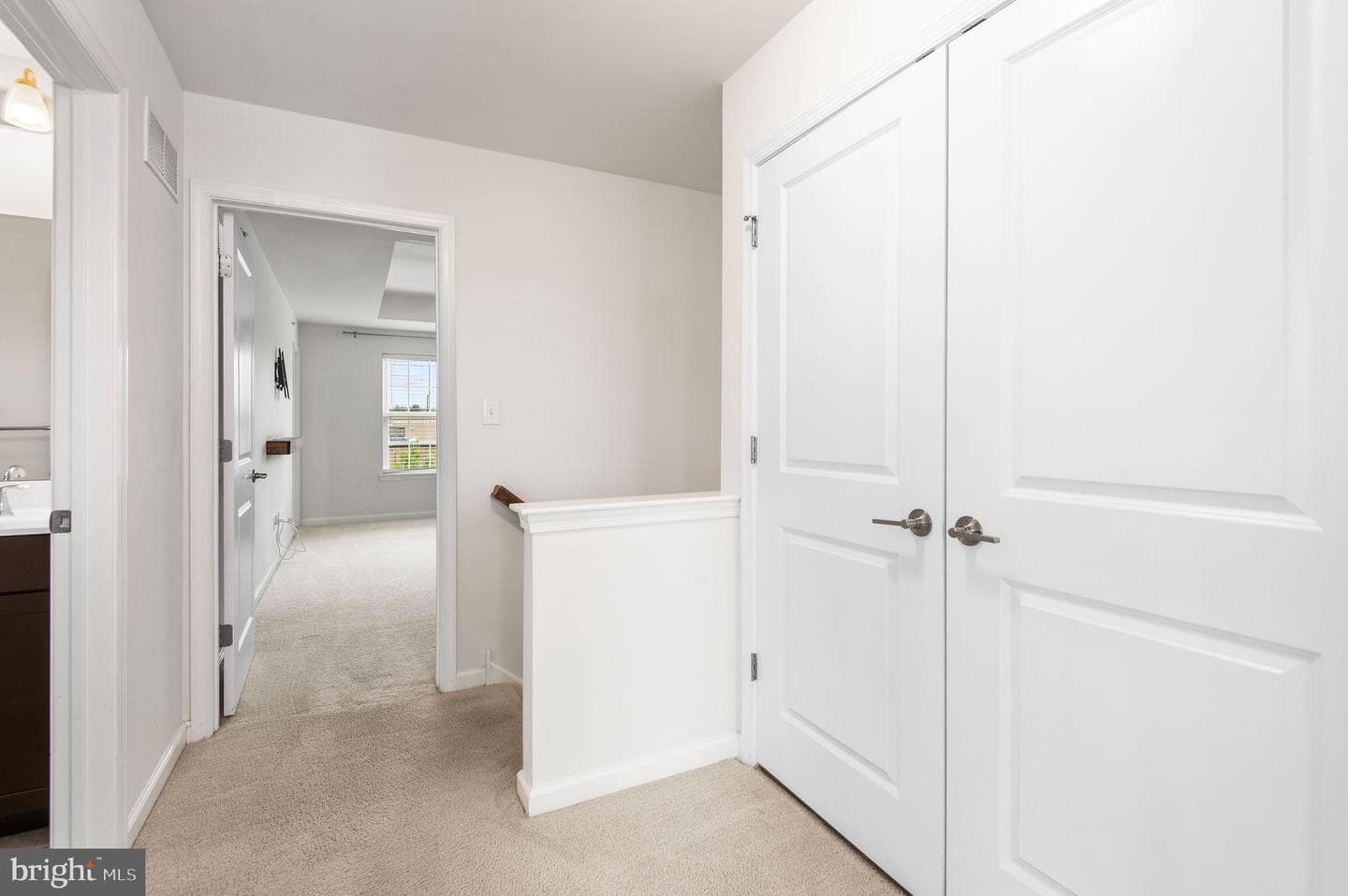 1037 Chapman photo 22