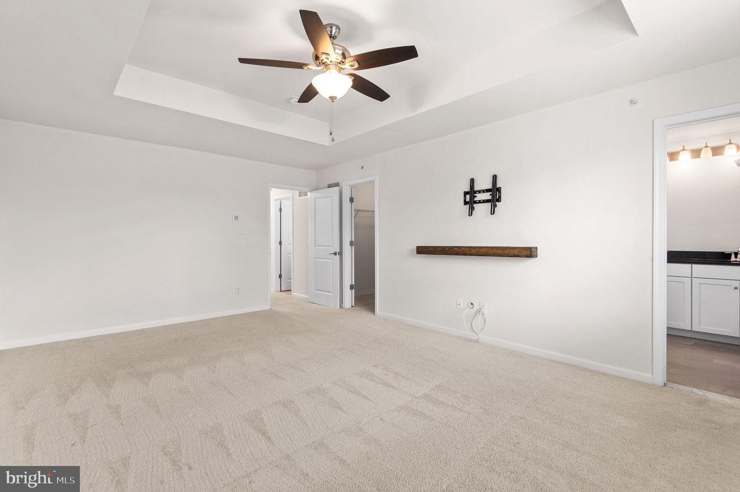 1037 Chapman photo 24
