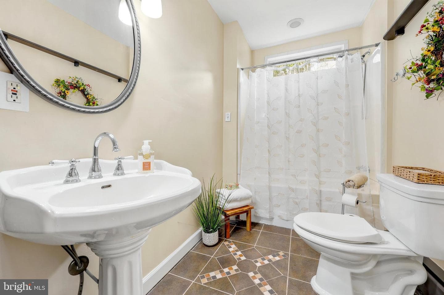 322 Cottage Avenue photo 11