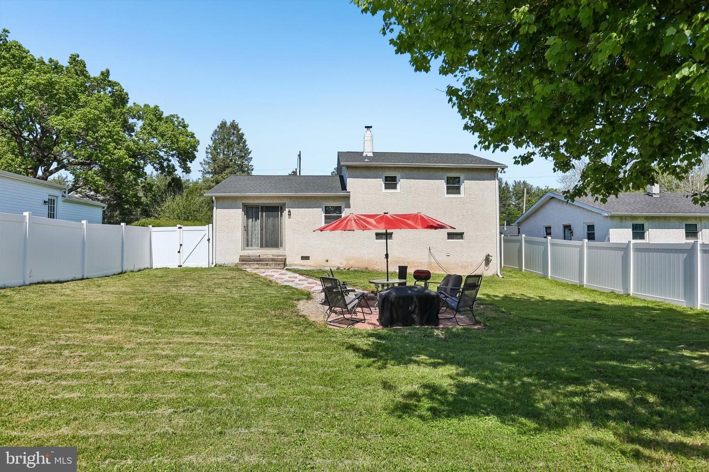 1040 East Avenue photo 24