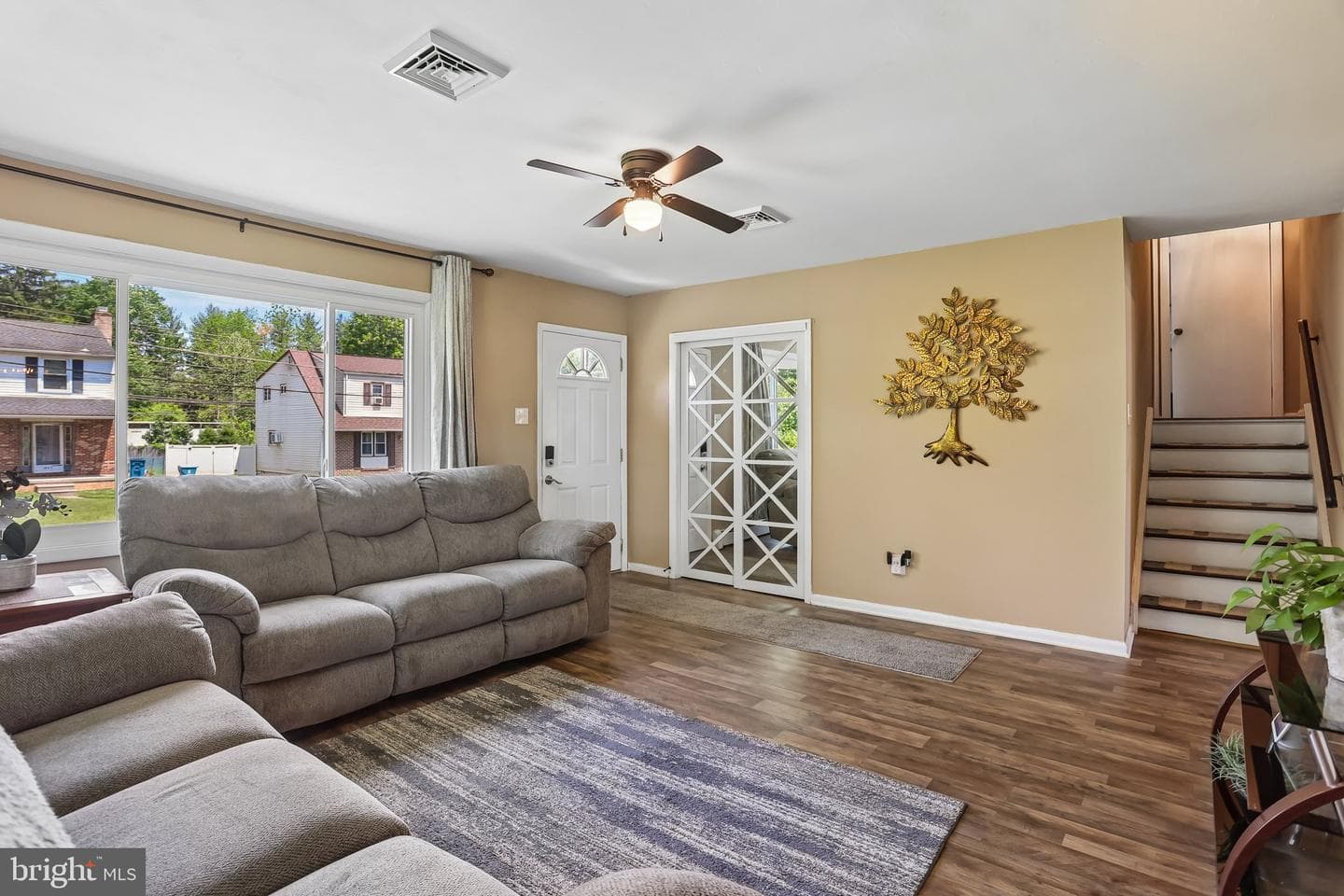 1040 East Avenue photo 3