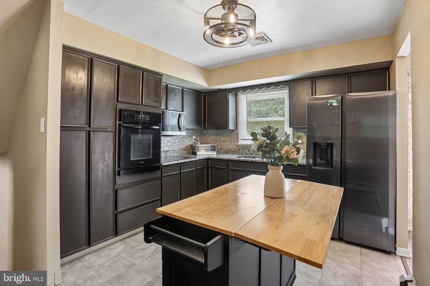 1040 East Avenue photo 8