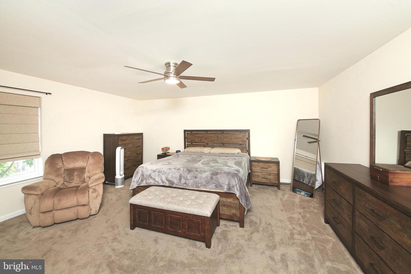 346 Roberts Avenue photo 13