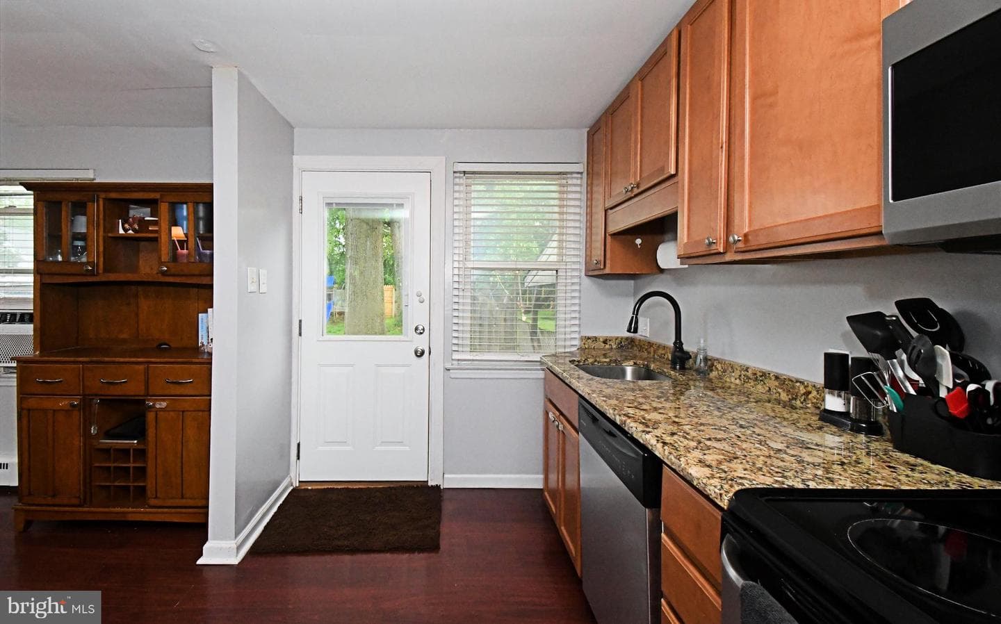 1016 Birch Street photo 3