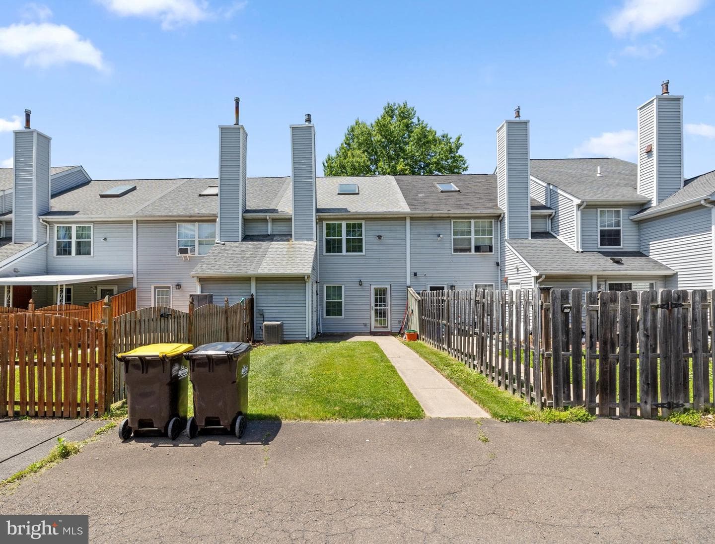 345 Bradford Lane photo 17