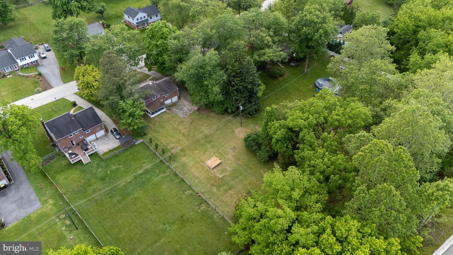 621 Bob White Road photo 2